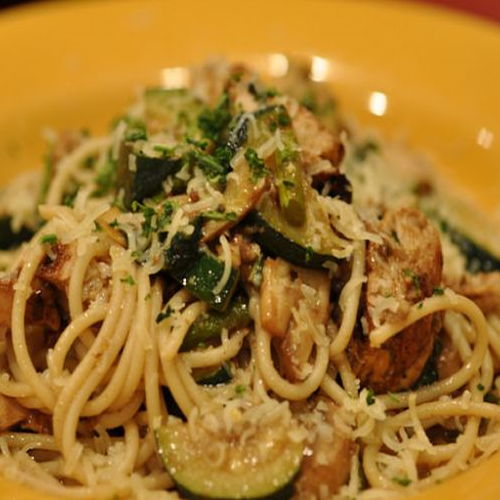 Ricette FreeFood - Spaghetti di pollo e zucchine al cartoccio