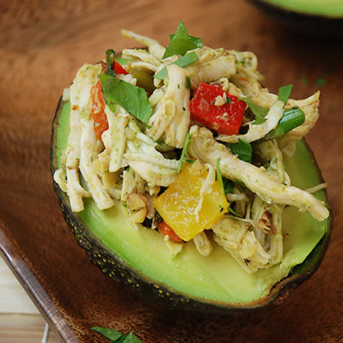 Insalata di pollo e tacchino con polpa d'avocado