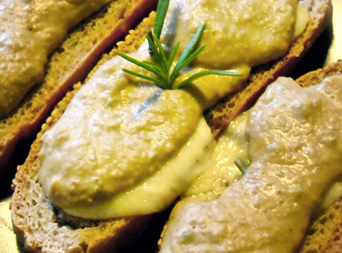 Mousse di cipolle con crostini - Free Food