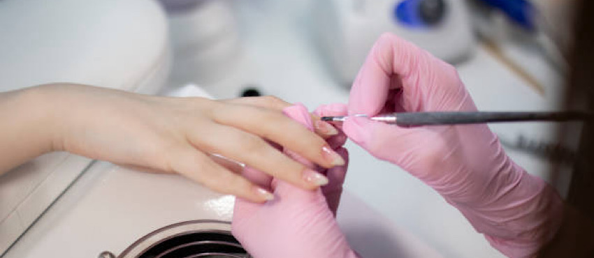 La manicure e la bellezza delle mani